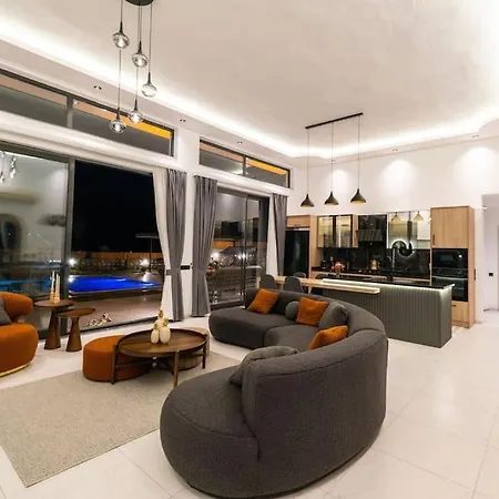 Ultra Lueks Tatil Villasi Hotel *