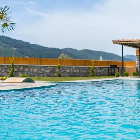 Hotel Ultra Lueks Tatil Villasi *