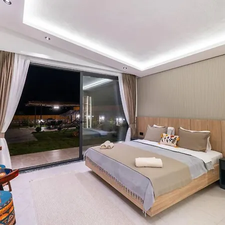 Ultra Lueks Tatil Villasi Hotel *