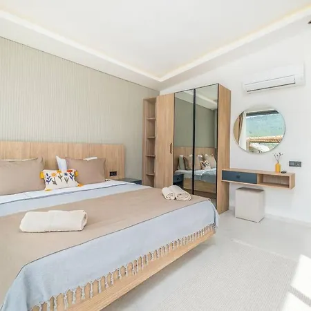 Ultra Lueks Tatil Villasi Hotel *