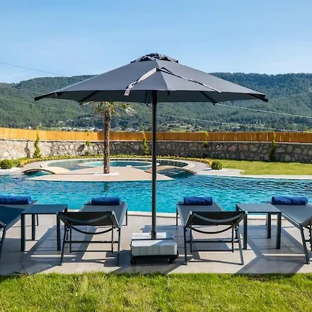 Ultra Lueks Tatil Villasi Hotel