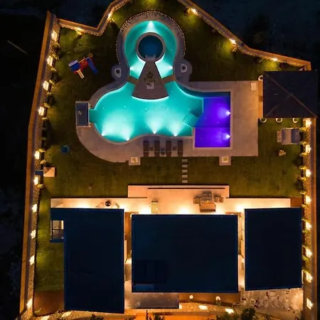 Ultra Lueks Tatil Villasi *