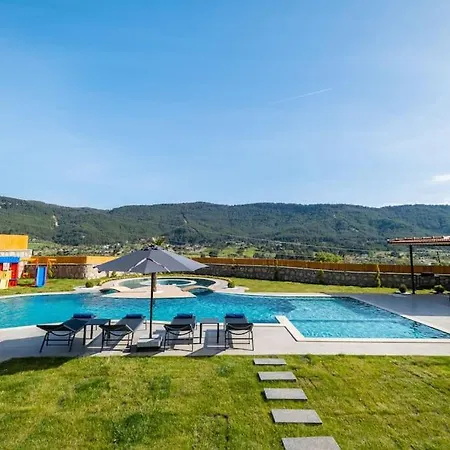 Ultra Lueks Tatil Villasi